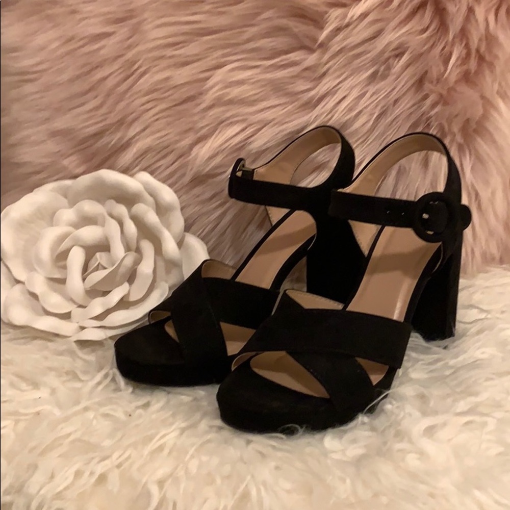 🖤Block Heel Sandals🖤